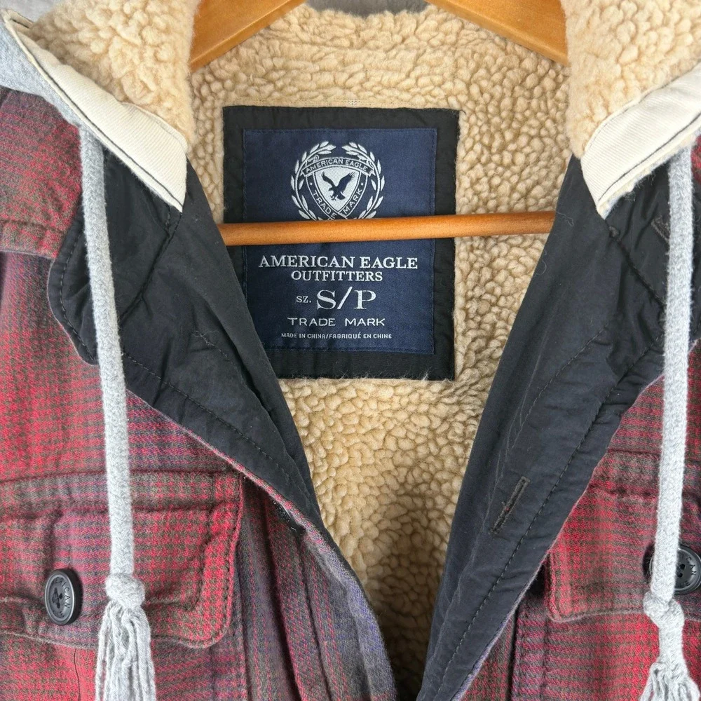 American Eagle Mens Red Plaid Sherpa Lined Hooded Flannel Shirt Jacket Small S/P